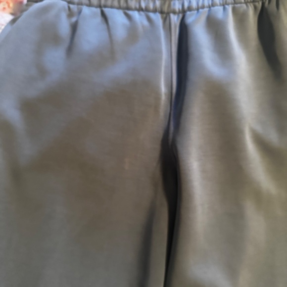 Lululemon sweatpants - Picture 3 of 5